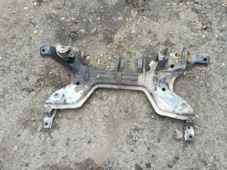 балка подвески передняя (подрамник) Volkswagen Passat B4 1995