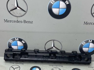 Кронштейн накладки на порог лев. BMW 6 GT G32 2019, 3.0 л., B58B30, бензин, 51777387355, 7387355