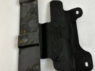 кронштейн (крепление) Maserati Levante 1 поколение 2017, 3.0 л., A630HP, дизель, АКПП, blue, внедорожник 5 дв., полный привод, правый руль