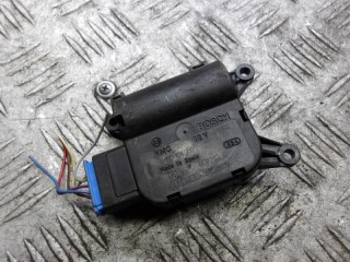 моторчик заслонки печки Audi A4 B6 2002, 1.8 л., бензин, МКПП, универсал, 0132801300