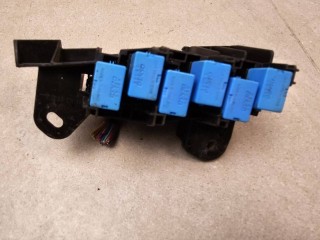 блок предохранителей Toyota 2022, 2.8 л., 1GD-FTV, дизель, АКПП, красный, пикап, полный привод, правый руль, 826600K060