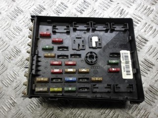 блок предохранителей Volkswagen Passat B6 2008, 2.0 л., дизель, МКПП, универсал, 3C0937125