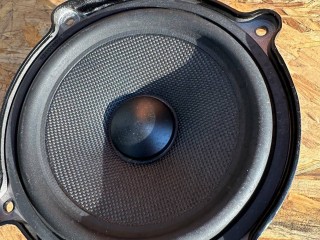 динамик высокочастотный (пищалка) Maserati Levante 1 поколение 2017, 3.0 л., бензин, АКПП, белый, внедорожник 5 дв., полный привод, 670002147