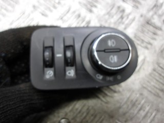 переключатель света Opel Corsa D [рестайлинг] 2014, 1.2 л., бензин, АКПП, хетчбэк 5 дв., 13310331