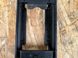 Пластик салазок сидений перед. лев. Maserati Levante 1 поколение 2017, 3.0 л., бензин, АКПП, белый, внедорожник 5 дв., полный привод, L0334751AA