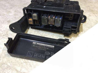 блок предохранителей Toyota Previa 2 поколение XR30 2001, 2.4 л., бензин, 8262228020