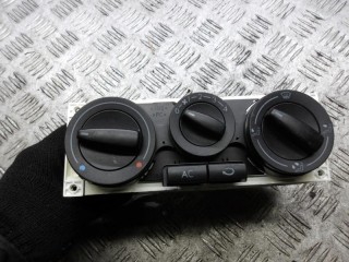 блок управления печки / климат-контроля Volkswagen Golf 3 поколение 2000, 1.6 л., бензин, АКПП, хетчбэк 5 дв., 1J0820045K