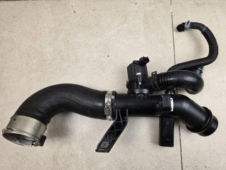 патрубок интеркулера Land Rover Range Rover Evoque L551 2020, 2.0 л., бензин, АКПП, белый, внедорожник 5 дв., полный привод, правый руль, LK72-6C782-AB