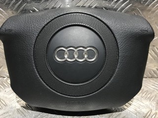 подушка безопасности водителя Audi A6 4B/C5 1999, 2.4 л., бензин, МКПП, 4B0880201Q