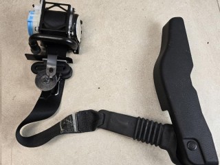 ремень безопасности Fiat 124 Spider 1 поколение 2020, 1.4 л., АКПП, красный, кабриолет, задний привод, TK-AH3-EH981