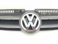 решетка радиатора Volkswagen Golf 5 поколение 2008, 5M0853655A, 5M0853653 - фото №3