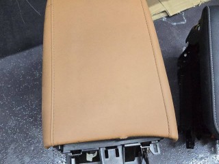 подлокотник Lexus RX 4 поколение [рестайлинг] 2021, 3.5 л., гибрид, АКПП, 8x1 - layat heat blue, внедорожник 5 дв., полный привод, правый руль, 5892048020C0