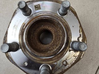 ступица передняя Tesla 2022, электро, белый, полный привод, 104412200E