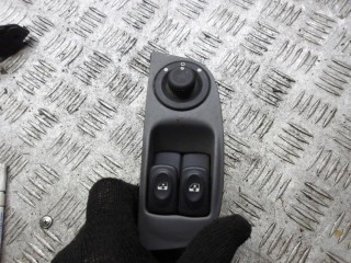 блок управления стеклоподъемниками Renault Megane 1 поколение [рестайлинг] 2001, 1.6 л., бензин, АКПП, кабриолет