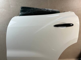 дверь задняя левая Maserati Levante 1 поколение 2017, 3.0 л., бензин, АКПП, белый, внедорожник 5 дв., полный привод, 673008290