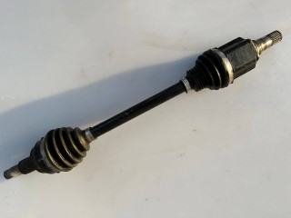 полуось передняя правая (приводной вал, ШРУС) Maserati Levante 1 поколение 2017, 3.0 л., A630HP, дизель, АКПП, blue, внедорожник 5 дв., полный привод, правый руль, 670175270