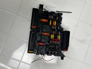 блок предохранителей BMW X2 F39 2021, 1.5 л., B38 B15 A, бензин, АКПП, 61149360501