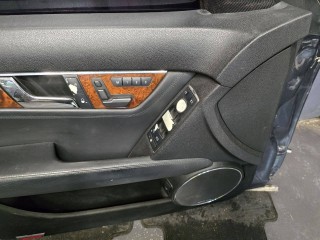 обшивка двери передняя левая Mercedes-Benz C AMG W204 2009, 6.3 л., бензин, АКПП, серый, седан, задний привод