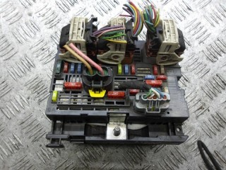 блок предохранителей Citroen C5 2 поколение 2012, 2.2 л., дизель, АКПП, универсал, 9675877980