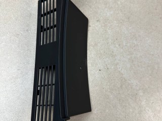 пластик Maserati Levante 1 поколение 2017, 3.0 л., бензин, АКПП, белый, внедорожник 5 дв., полный привод, 1058839100