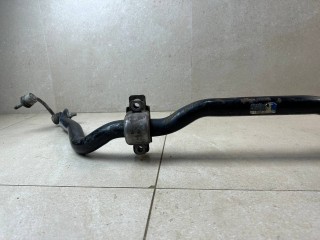 стабилизатор подвески передний Maserati Levante 1 поколение 2017, 3.0 л., бензин, АКПП, белый, внедорожник 5 дв., полный привод, 06701055960