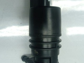 насос (моторчик) омывателя стекла BMW X1 E84 2009, 730258901