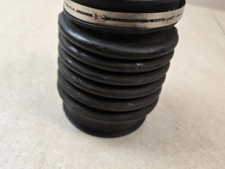 патрубок воздушного фильтра Alfa Romeo 2021, 2.1 л., дизель, АКПП, чёрный, внедорожник 5 дв., полный привод, 50557498