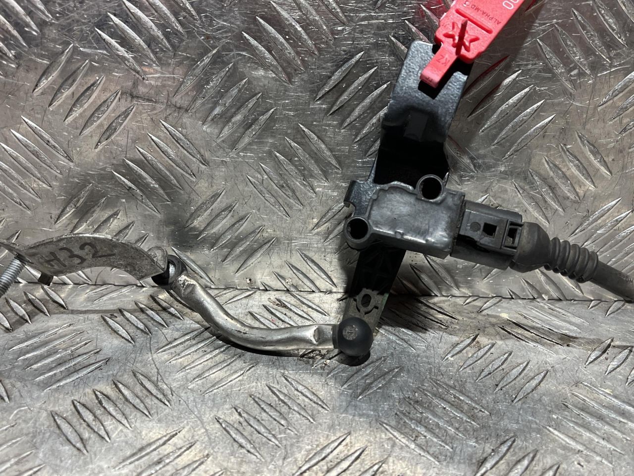датчик дорожного просвета Volkswagen Passat B7 2011, 2.0 л., CCZB, бензин, АКПП, универсал, 3C0907503 - фото №1
