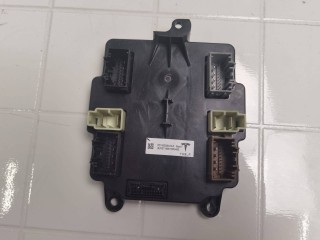 модуль управления двери Tesla Model X 1 поколение 2018, L1S, АКПП, хетчбэк 5 дв., полный привод, 1062056-00-D, 182970003450