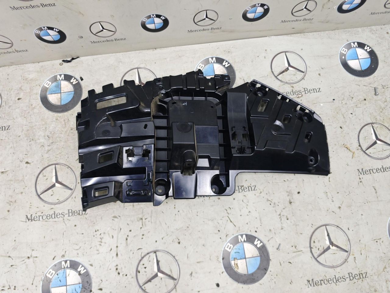 Крепление бампера переднего BMW XM G09 2023, 4.4 л., бензин, c5y, полный привод, 9450905 - фото №1