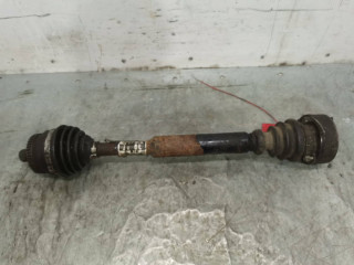 полуось передняя левая (приводной вал, ШРУС) Volkswagen Passat B5 [рестайлинг] 2002, 1.6 л., бензин, 5МКПП, универсал, 8D0407271DL