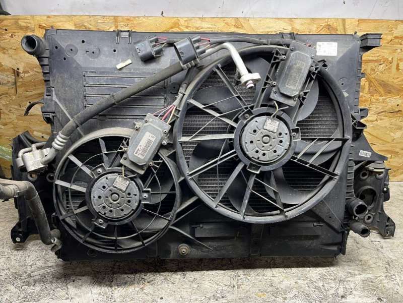 кассета радиаторов Volkswagen Touareg 1 поколение 2007, дизель, 7L0959455C, 7L6121253C, 7L0959455D, 7L0820411G, 0130303292, 1137328172, 0130303293, 1137328173, 0130303922, 7L0121203F, 9708501705 - фото №1