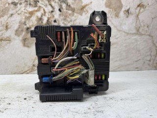 блок предохранителей Renault Megane 2 поколение 2006, 8200306033C, S118399300M