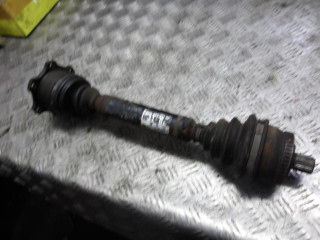 полуось передняя левая (приводной вал, ШРУС) Audi A4 B5 1999, 1.8 л., бензин, АКПП, седан, 8D0407271BF
