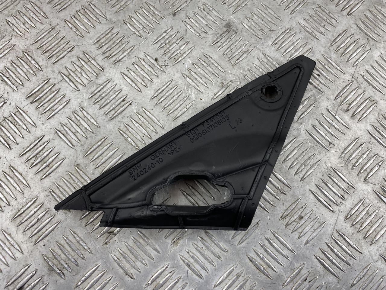 уплотнитель двери BMW 5 серия G30/G31 (2016 - 2020), 51217341021 - фото №1