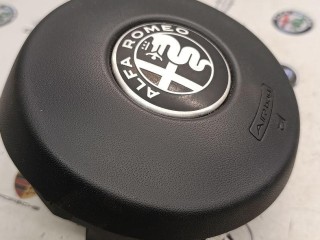 подушка безопасности водителя Alfa Romeo Giulia 2 поколение 2017, 2.0 л., бензин, полный привод, 01561354560