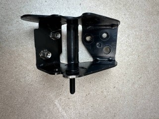 кронштейн (крепление) Alfa Romeo 2021, 2.1 л., дизель, АКПП, чёрный, внедорожник 5 дв., полный привод