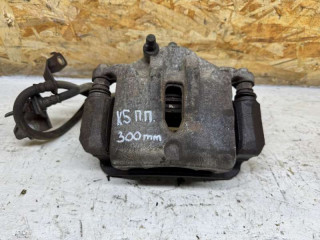 суппорт передний правый Hyundai Tucson 2 поколение 2011, 2.0 л., дизель, АКПП