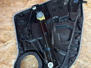 стеклоподъемник задний левый Mercedes-Benz GLE W166 2018, 2.2 л., дизель, АКПП, черный, внедорожник 5 дв., правый руль, A1667308901