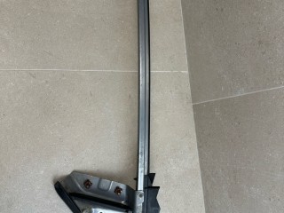 Усилитель двери перед. прав. Infiniti G 4 поколение [рестайлинг] 2013, 3.7 л., VQ37VHR, бензин, АКПП, черный, кабриолет, задний привод, 80230-JL00A