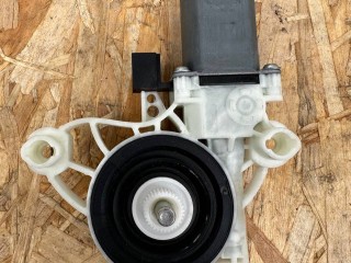 моторчик стеклоподъемника передний левый Mercedes-Benz S-Класс W222 [рестайлинг] 2018, 2.9 л., OM 656.929, дизель, АКПП, седан, задний привод, правый руль, A0009065806