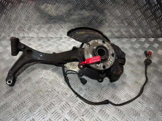 ступица передняя левая Audi A6 4B/C5 2000, 2.4 л., AML, бензин, 5МКПП, универсал