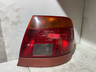 фонарь задний правый Audi A4 B5 1995, 1.8 л., AEB, бензин, 5МКПП, седан