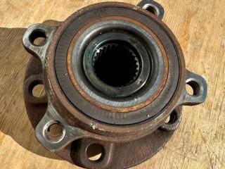 ступица передняя левая Alfa Romeo 2017, 2.0 л., бензин, АКПП, серый, полный привод, 50533569