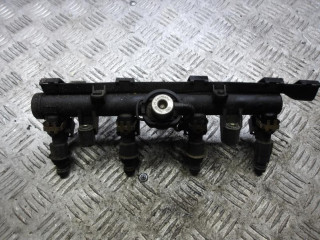 форсунка Volkswagen Golf 3 поколение 2000, 1.4 л., бензин, 030906031J