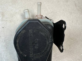 бачок тормозной жидкости Toyota 2022, 2.8 л., 1GD-FTV, дизель, АКПП, красный, пикап, полный привод, правый руль, 4725516010