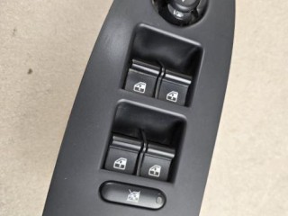 блок управления стеклоподъемниками Alfa Romeo 2020, 1.8 л., бензин, АКПП, серый, передний привод, 156106161