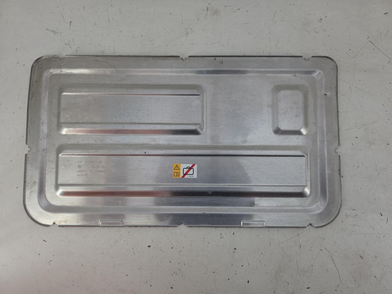 защита днища BMW i3 L01 2015, электро, 51717410691, 7410691 - фото №1