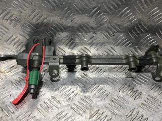 форсунка Mazda Premacy 1 поколение [рестайлинг] 2003, 2.0 л., бензин, МКПП, 783037E