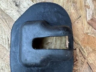 заглушка ограничителя двери Maserati Levante 1 поколение 2017, 3.0 л., A630HP, дизель, АКПП, blue, внедорожник 5 дв., полный привод, правый руль, 670034687